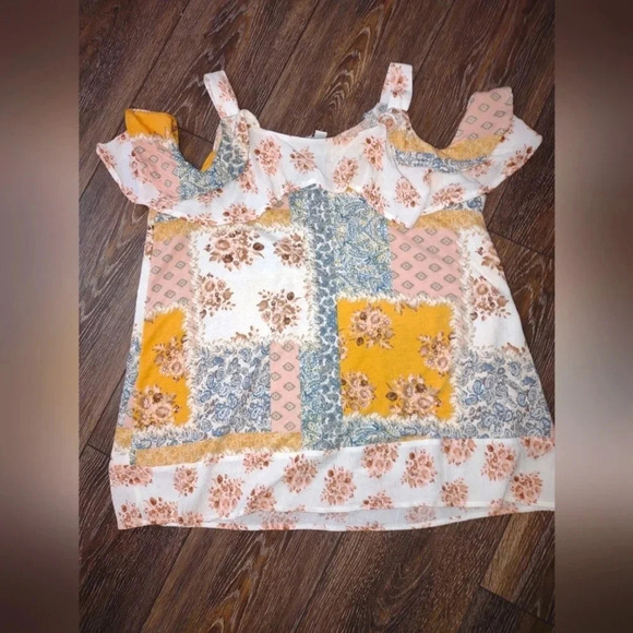 unknown Tops - Cold shoulders tank top women's Medium super soft, flowy cottagecore boho